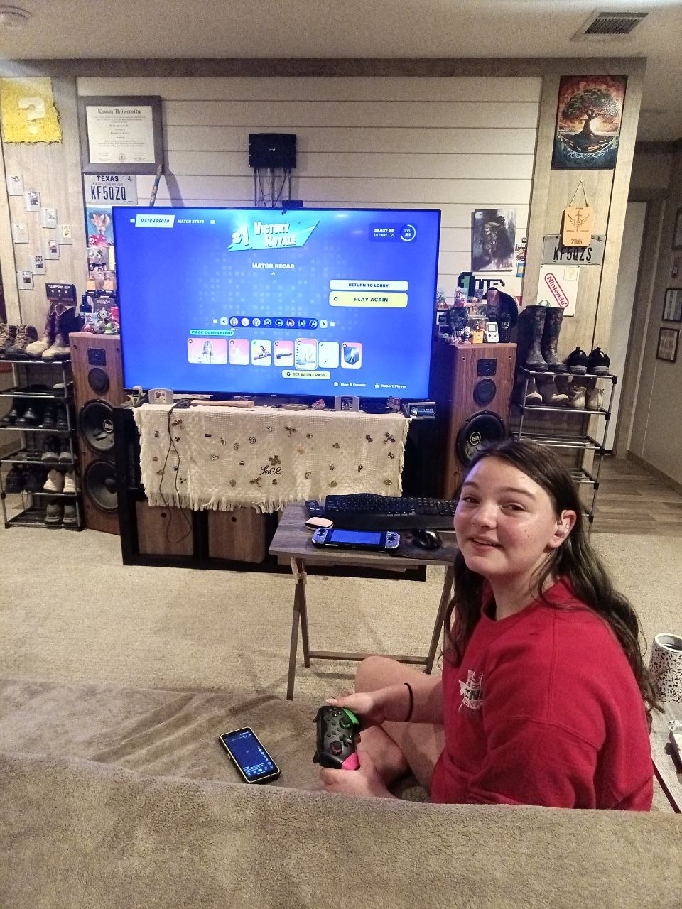 Evelyn celebrating her Fortnite win